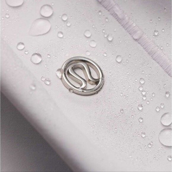 Lululemon Glyde Along Softshell Jacket Coat in chrome size 2 - Picture 6 of 16